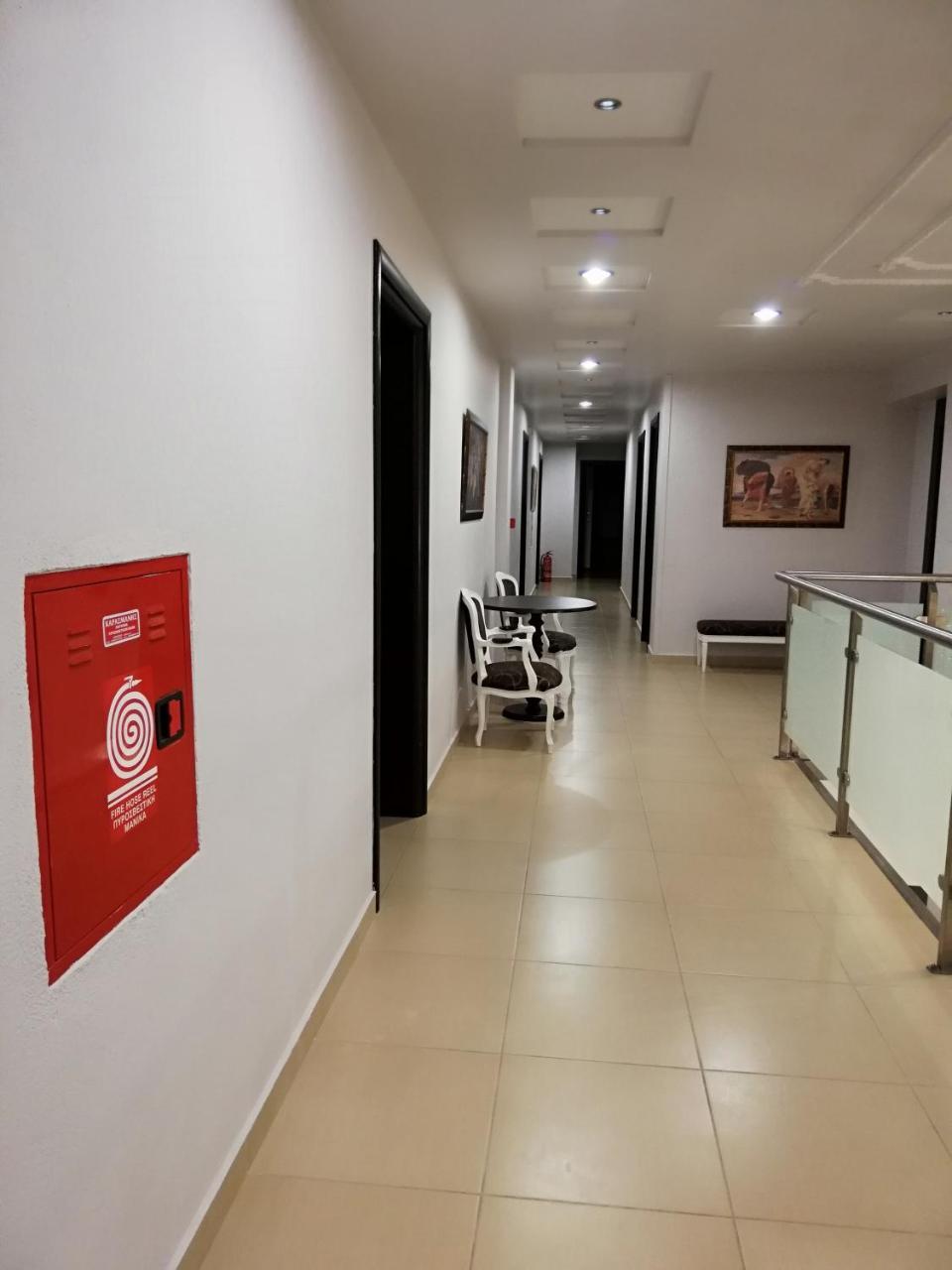 尼姆菲斯酒店 Káto Loutrákion 外观 照片